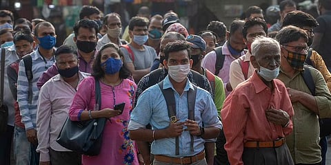 मुंबईकरांनो! आजपासून मास्क नसल्यास पोलिसांकडून दंड होणार नाही