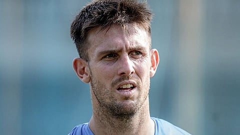 Delhi Capitals Corona Positive Mitchell Marsh admitted in hospital 
