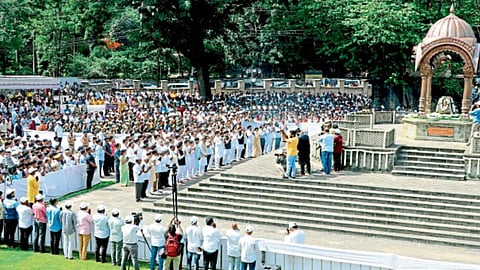 people Kolhapur Lokaraja Rajarshi Shahu Maharaj unique way observing hundred second silence