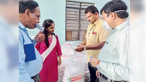 Municipal Commissioner seizes six tonnes of plastics 