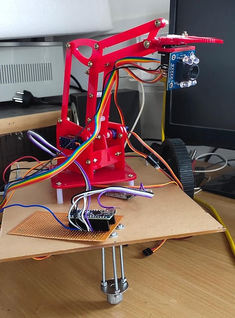 ROBOT
