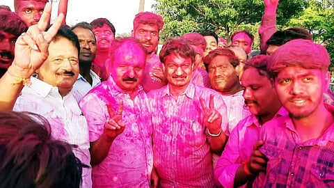 Kisan Veer Satara Cooperative Sugar Factorie election NCP won all seat large margin Makrand Patil satara 