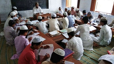 National Anthem in Madarsa News, Maharashtra Latest Marathi News