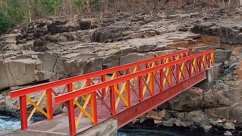 Aaditya Thackeray inaugurated an iron bridge for tribals in Sawarde village of Mokhada taluka  