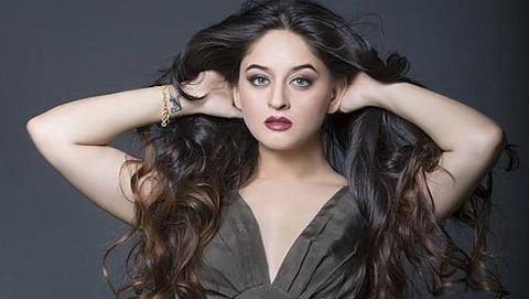 Actress mahhi vij shared a shocking posyt on her twitter