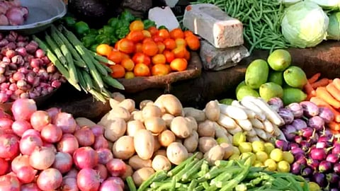 Vegetable Rate Coriander Rs 50 Spinach Rs 40 Fenugreek Rs 30 pune 