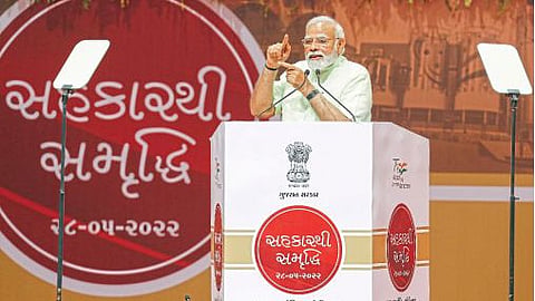 Corona crisis and russia ukraine war pm narendra modi empower the farmers Fertilizer scarcity should not be felt Gandhinagar