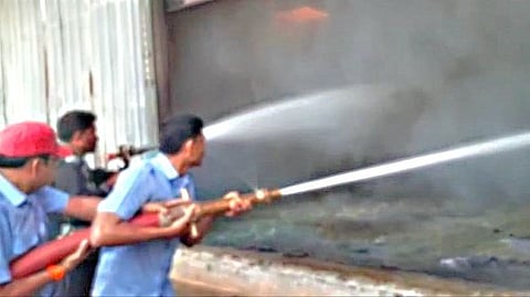 fire in godown in niphad