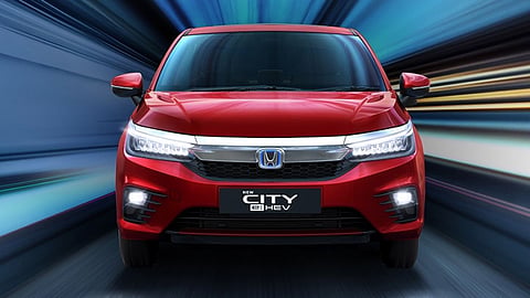 PHOTO : Honda City Hybrid ची किंमत जाहीर, पाहा जबरदस्त फीचर्स