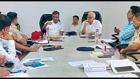 आपत्ती व्‍यवस्‍थापन केंद्र संचालकांच्‍या सूचना