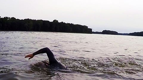 woman swims to india from bangladesh to marry boyfriend