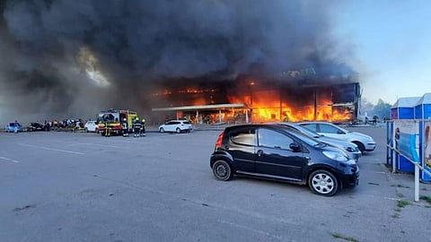 Russia Ukraine Crisis Strike on Ukrainian mall kills 10  wounds more than 40  