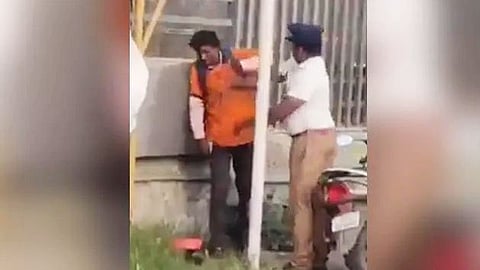 Viral Video Policeman slap food delivery boy police corp  