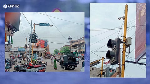 Akola road signal bad condition along with CCTV system