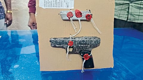 Akola Deshi Katta weapon found in Barshitakali Accused arrested