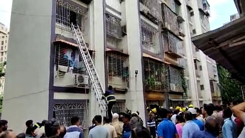 Five slabs of a building collapsed in Navi Mumbai 4 people injuring  in nerul sector