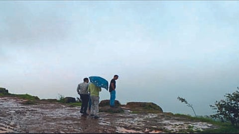 Tourist Arrive on Weekend in pachgani