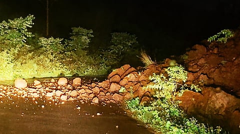 landslide Wakurde pass in Shirala