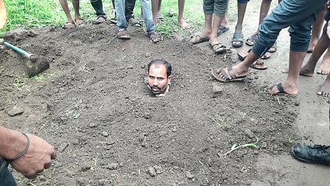  सामाजिक कार्यकर्ते गंगाधर बळीराम तायडे