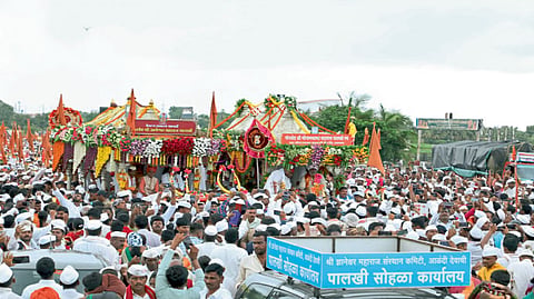ashadi wari 2023 wari warkari palkhi sohala sant tukaram and sant dyaneshwar maharaj culture