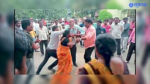 Yavatmal Arni father and daughter dispute over farm sale