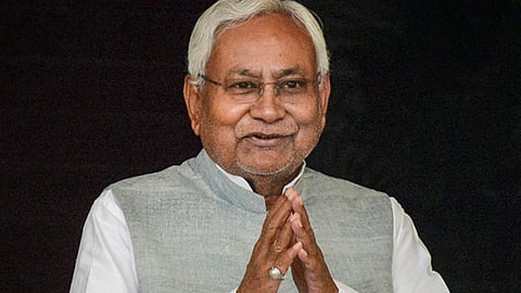 नितीश कुमार यांनी घेतलीय सर्वाधिक वेळा शपथ, त्यांच्या मागे कोण? पाहा यादी