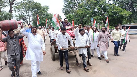 Hingoli Congress protest against rising inflation
