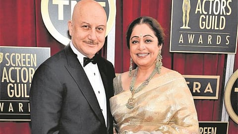 anupam kher and kirron kher wedding anniversary : anupam shared old photo of kirron kher and his marriage 