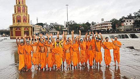 Students studying Vedas at Kailasa Math