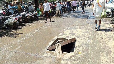 Sewage flowing from the place of Shraddha Vidhi
