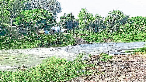 The plight of the road leading to the cemetery.