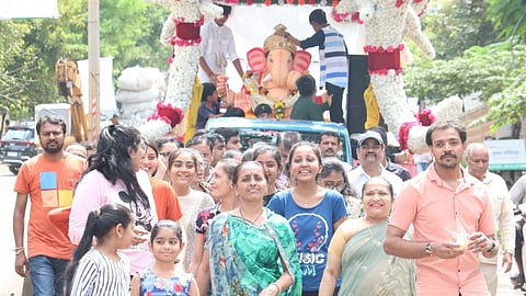 ढोल-ताशांच्या गजरानं कोल्हापूर दुमदुमलं; गणरायाच्या विसजर्न मिरवणुकीस सुरवात 