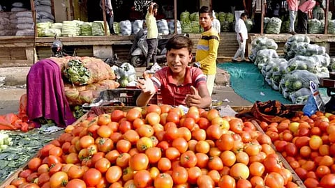 Inflation: पाकिस्तानात महागाईचा उच्चांक; कांदा 500 तर टोमॅटो 400 रुपये किलो