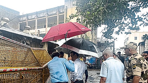 While inspecting the dangerous road, Municipal Municipal Commissioner Dr. Chandrakant Pulkundwar