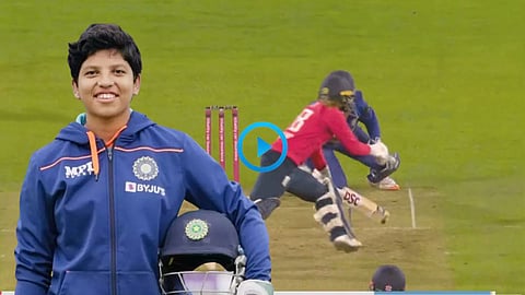 Richa Ghosh Dhoni Style Stumping 