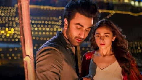 did alia bhatt and ranbir kapoor donated  crores to pakistani flood relief fund? Fact Check