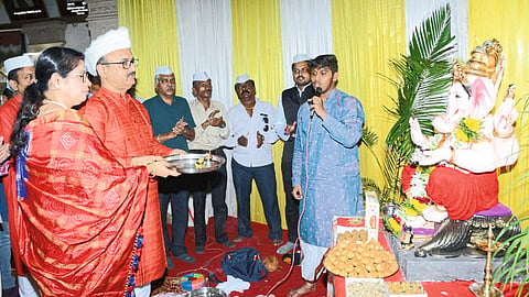 While performing the aarti to Lord Ganpati of the Municipal Corporation, Commissioner Dr. Chandrakant Pulkundwar and Mrs. Saili Pulkundwar.