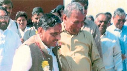 Friendship of Nagnath Anna Nayakwadi Mulayam Singh Yadav  national level sangli