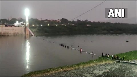cable bridge collapsed in the Machchhu river Morbi area  Several people fear injured  