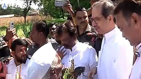 Uddhav Thackeray: तर आत्महत्या केल्याशिवाय राहणार नाही... तरुण शेतकऱ्याने ठाकरेंसमोर मांडली कैफियत 