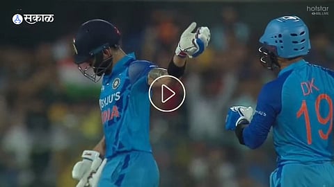 virat kohli  dinesh karthik