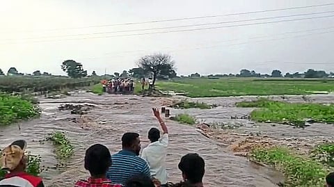 An underwater kumbhari road.