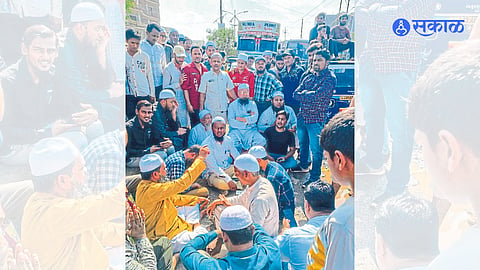 MIM workers raising slogans on the streets.