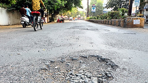 Potholes on road from Kavyaratnavali Chowk to Sambhaji Chowk