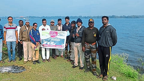 In the photograph, Chatak Nature Conservancy Chairman Anil Mahajan, Sameer Neve, Muktainagar Forest Range Officer Sachin Thackeray, Forester D. G. Pachpande etc.