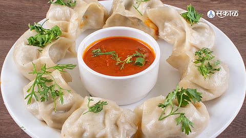 momos 