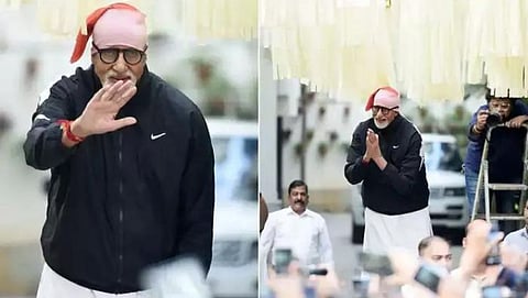 Amitabh Bachchan takes off his shoes before meeting his fans 