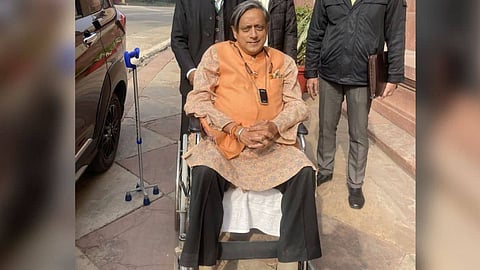 Shashi Tharoor Injured 