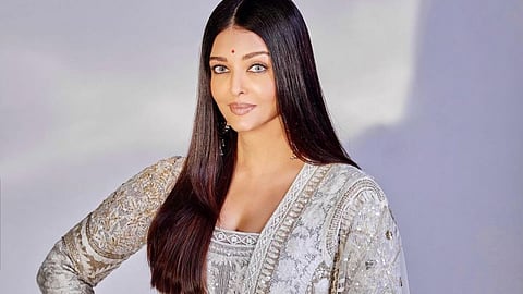 Bollywood:  Aishwarya Rai Bachchan’s FAKE Passport ,Three Arrested