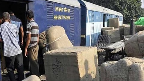 Central Railway Parcel service Earning of Rs 232 crore from parcel transport mumbai